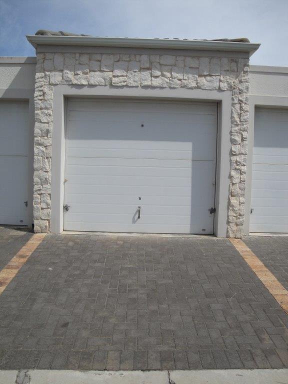 To Let 2 Bedroom Property for Rent in Pinehurst Western Cape